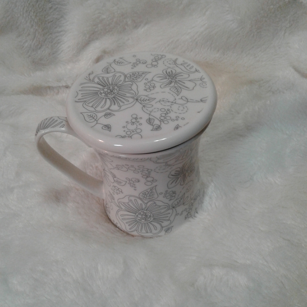 Teavana tea cup/ coffee mug with strainer and cover
